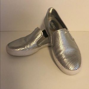 Michael Kors metallic slip On’s Sz 6